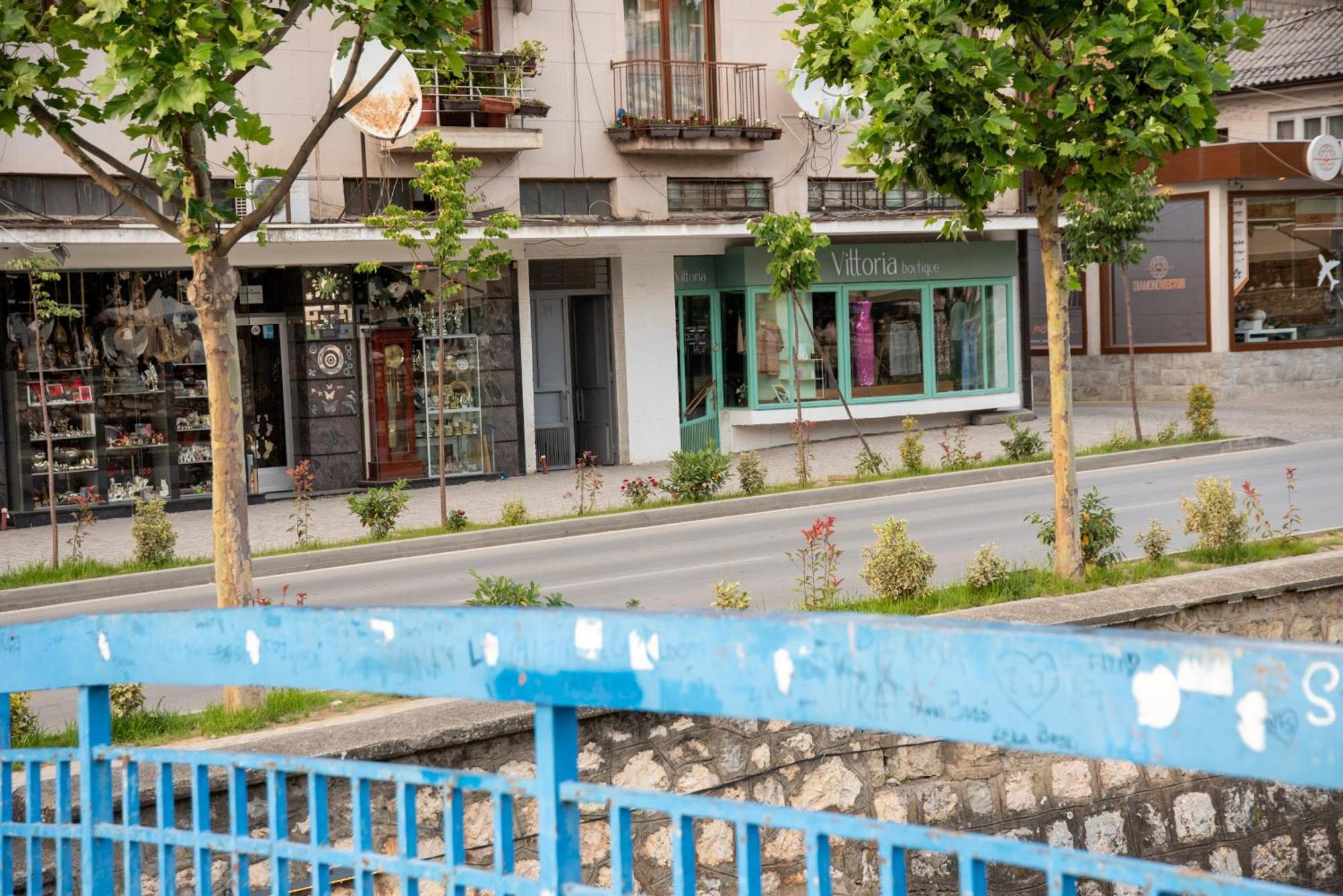 Nano Apartment Prizren Bagian luar foto